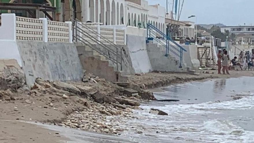 El temporal destroza la playa de les Deveses de Dénia