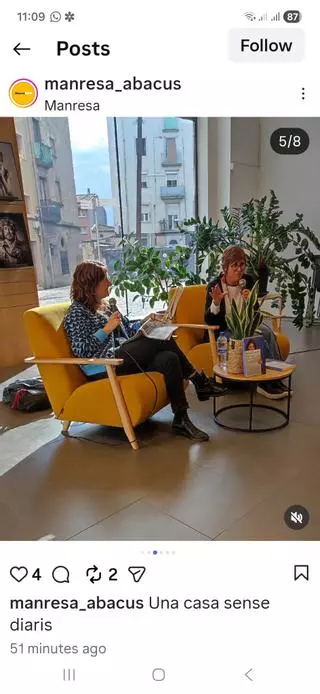 La popular presentadora Ariadna Oltra posa, a Manresa, Regió7 com exemple de periodisme de proximitat