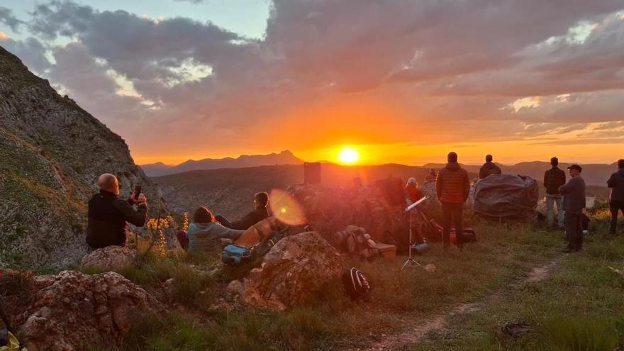 La luz de al-Azraq: fascinante crepúsculo y gran "diada commemorativa" en la Vall de Gallinera de los 750 años de la muerte de "El Blau"