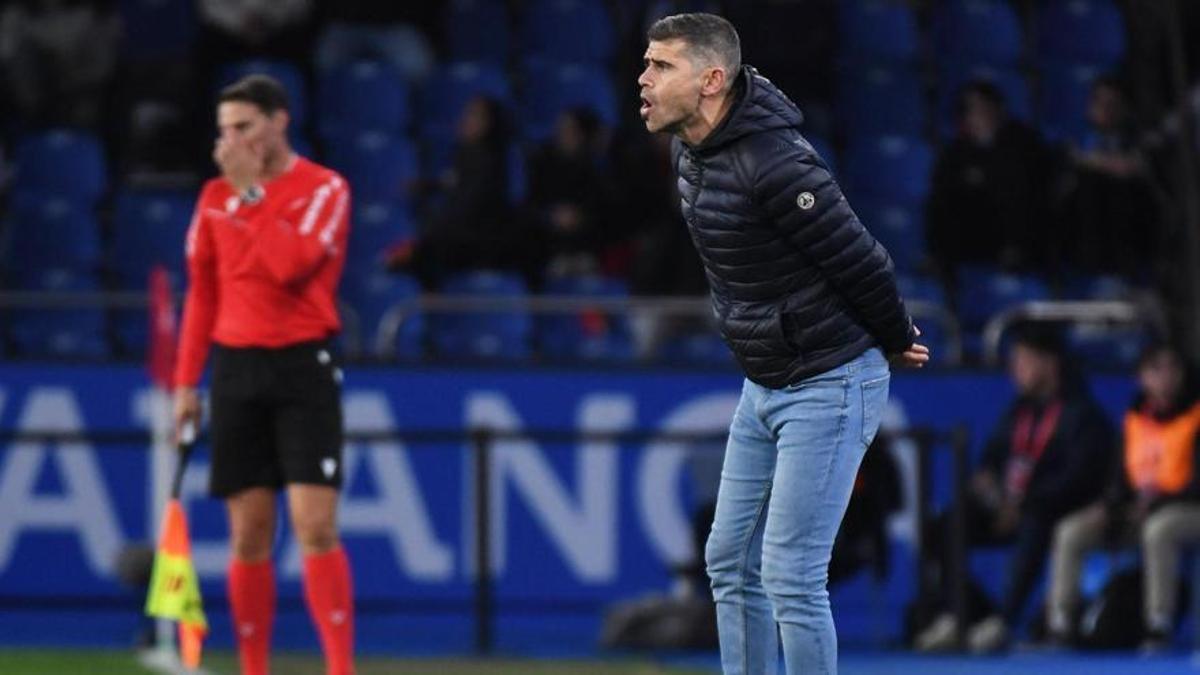 Antonio Hidalgo, en la banda de Riazor.