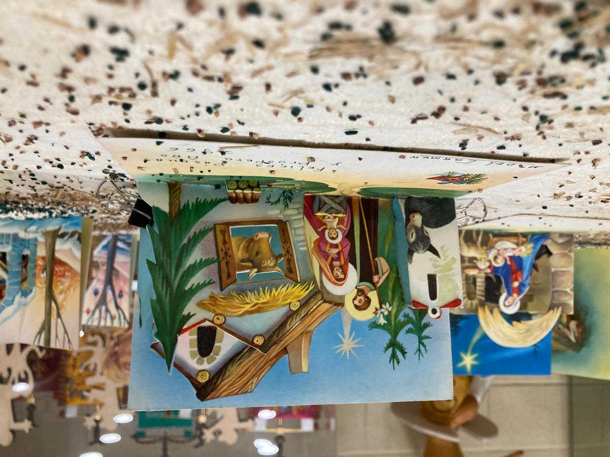 Na Jordana exhibe la historia de las Tarjetas de Navidad en su casal