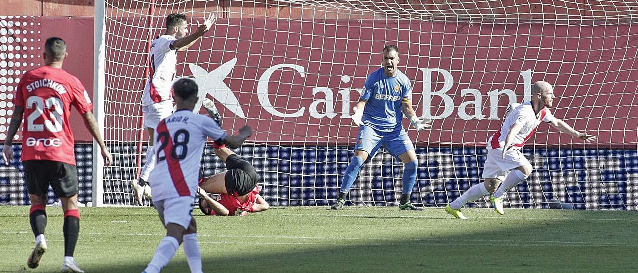 Isi Palazón celebra el gol que dio el triunfo al Rayo ante el Mallorca en la primera vuelta.