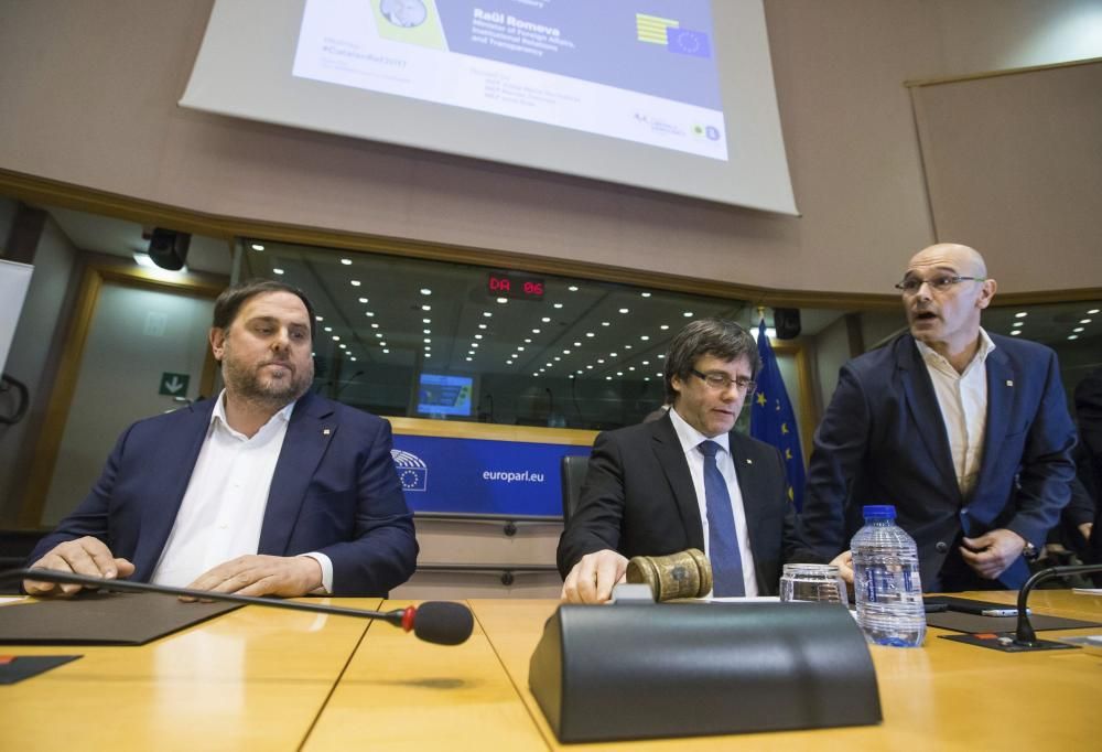 Discurs de Puigdemont, Junqueras i Romeva al Parla