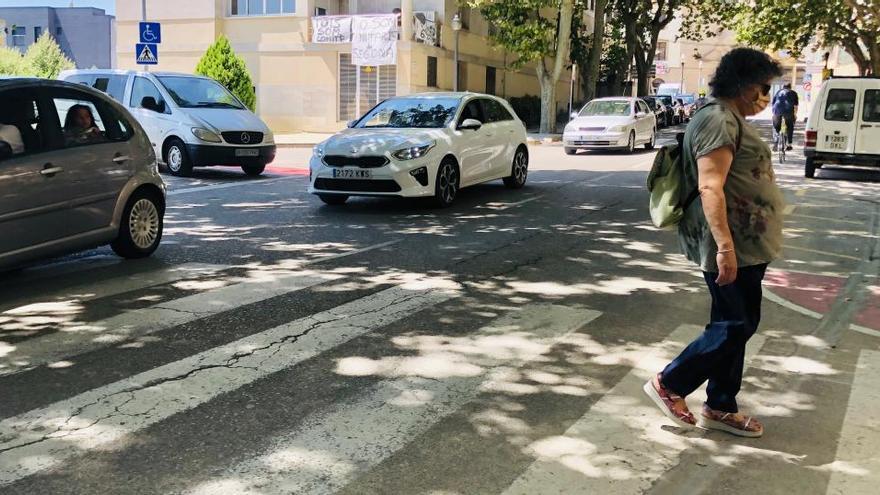 Un dels passos de vianants de l&#039;Avinguda Mare de Déu del Claustre