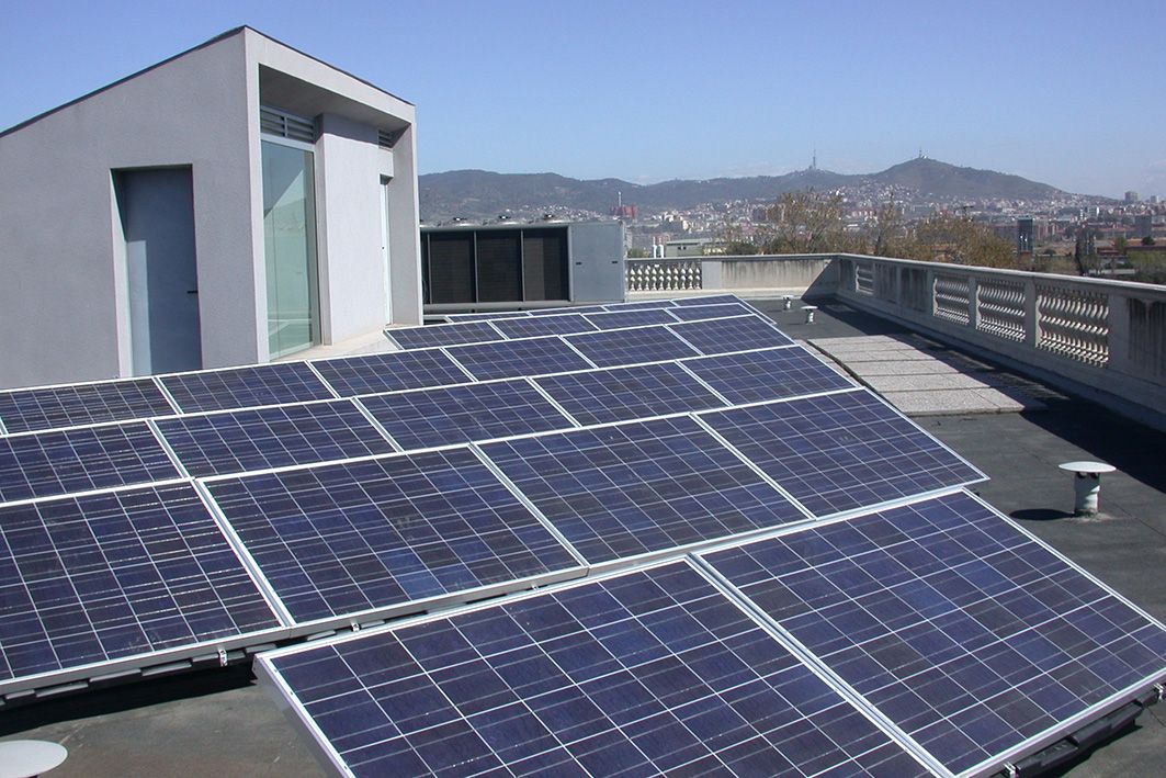 Placas solares azotea Casa de la Vila de Sant Boi