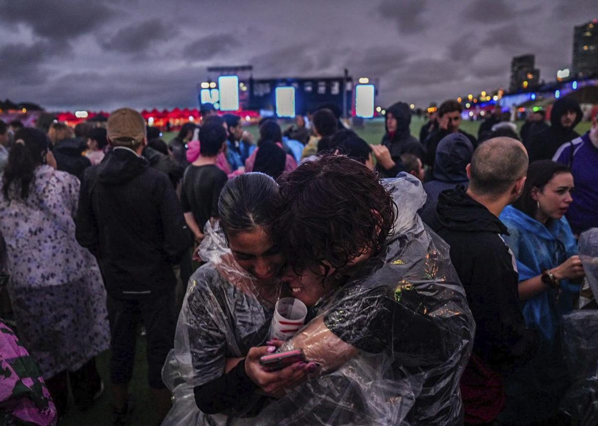 El Primavera Sound consagra Geese en una jornada castigada per la pluja