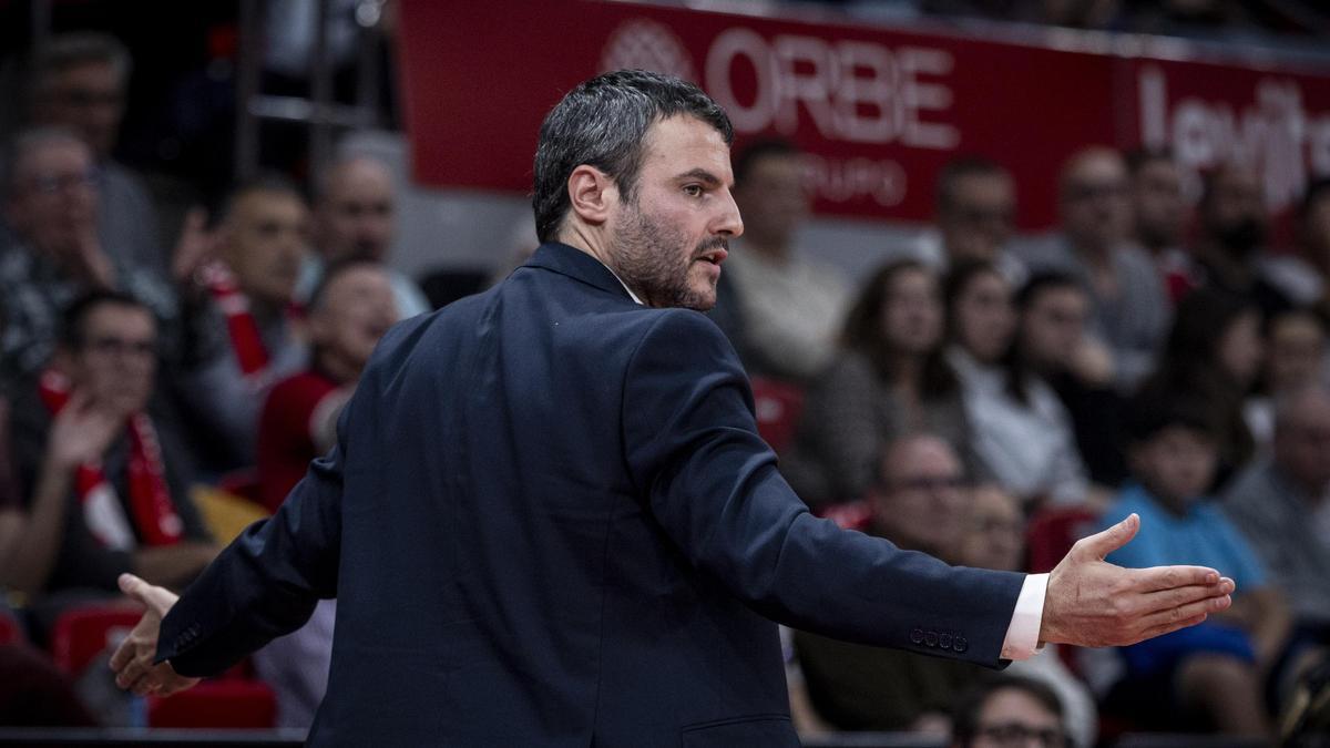 Cantero, visiblemente enfadado en el duelo ante el Landes en el Felipe