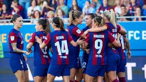 Las jugadoras del Barça celebran el primer tanto ante la Real Sociedad