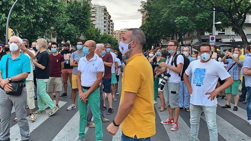 Concentración en Lleida contra el confinamiento domiciliario que trata de imponer la Generalitat.