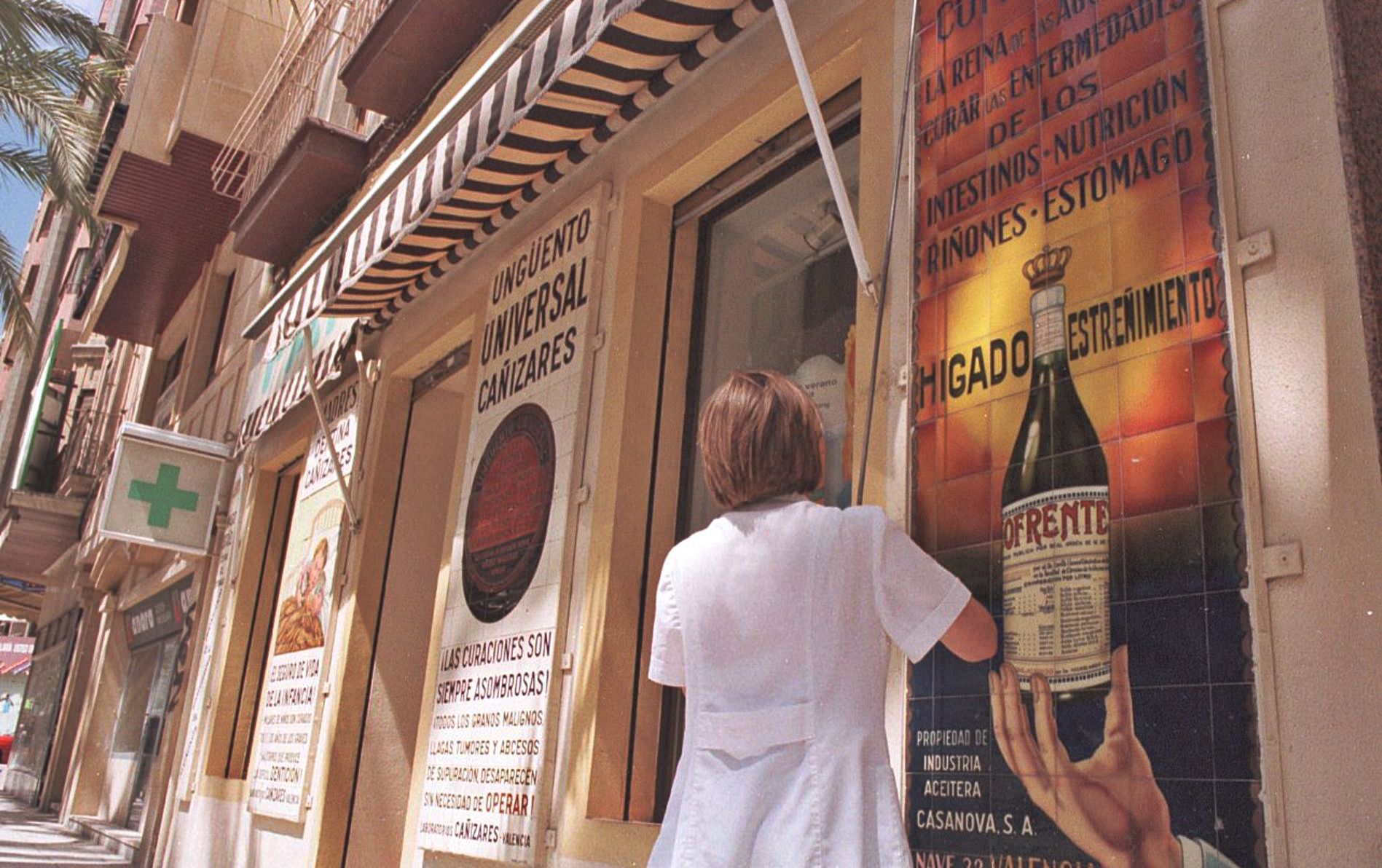 Una Farmacia con mosaicos antiguos. | CARRATALÁ