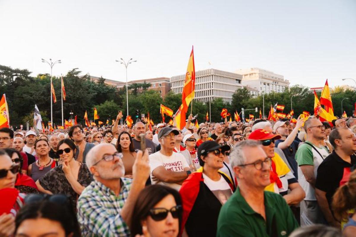 Asistentes a la manifestación con motivo del Día de Ceuta en Madrid