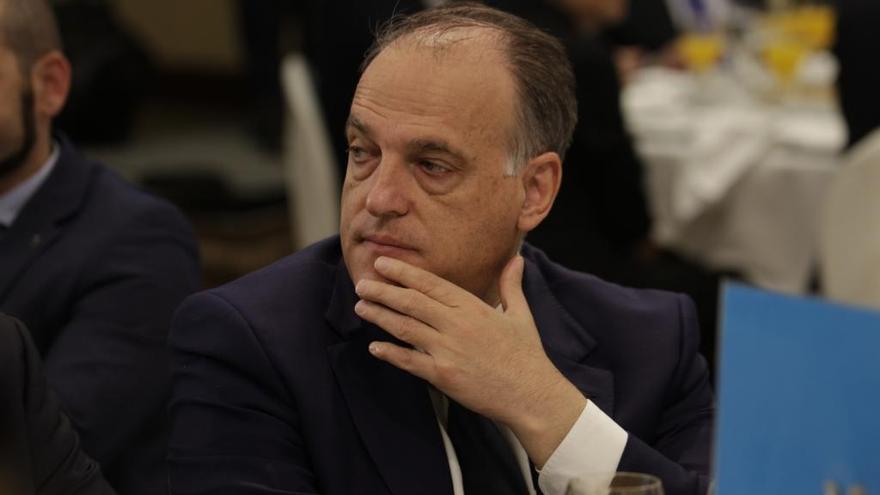 Tebas alude a una supuesta pelea entre aficionados del Oviedo y del Sporting para hablar de la violencia en el fútbol