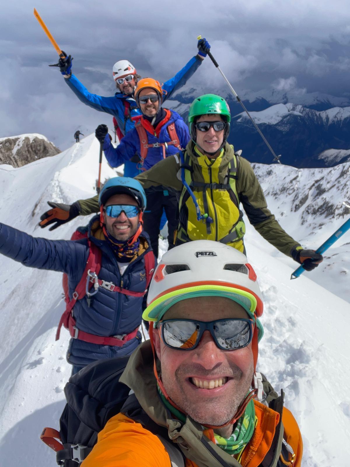 El Club Pirineos realiza dos cursos al año, uno de iniciación y otro de perfeccionamiento.