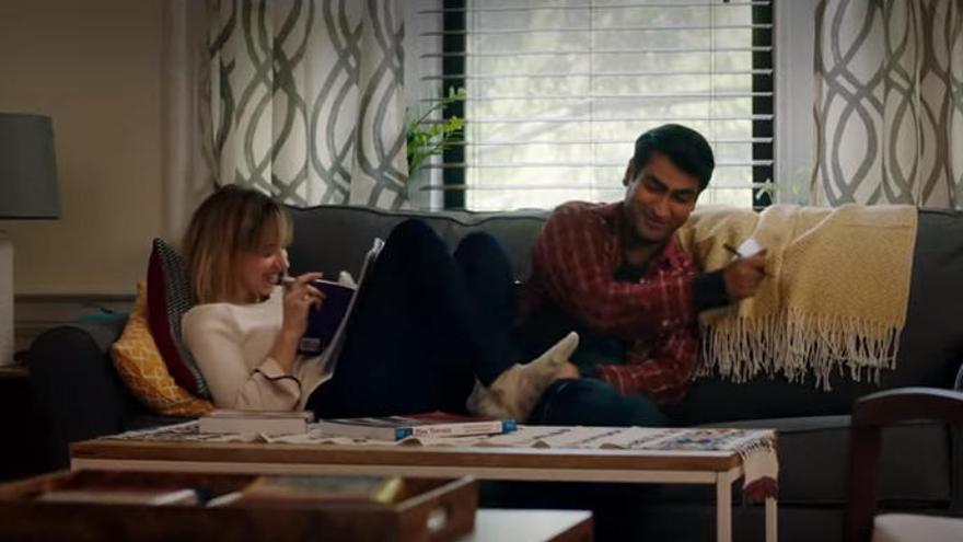 Kumail se enamora de na norteamericana llamada Emily