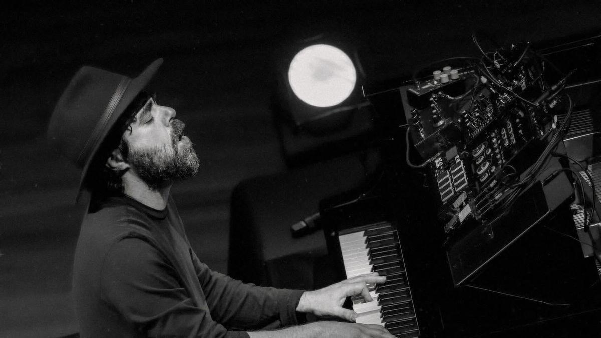 Federico Albanese, el pianista italiano que tocará en Zaragoza el próximo 28 de octubre.