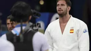 Niko Shera pierde en cuartos y buscará el bronce en la repesca