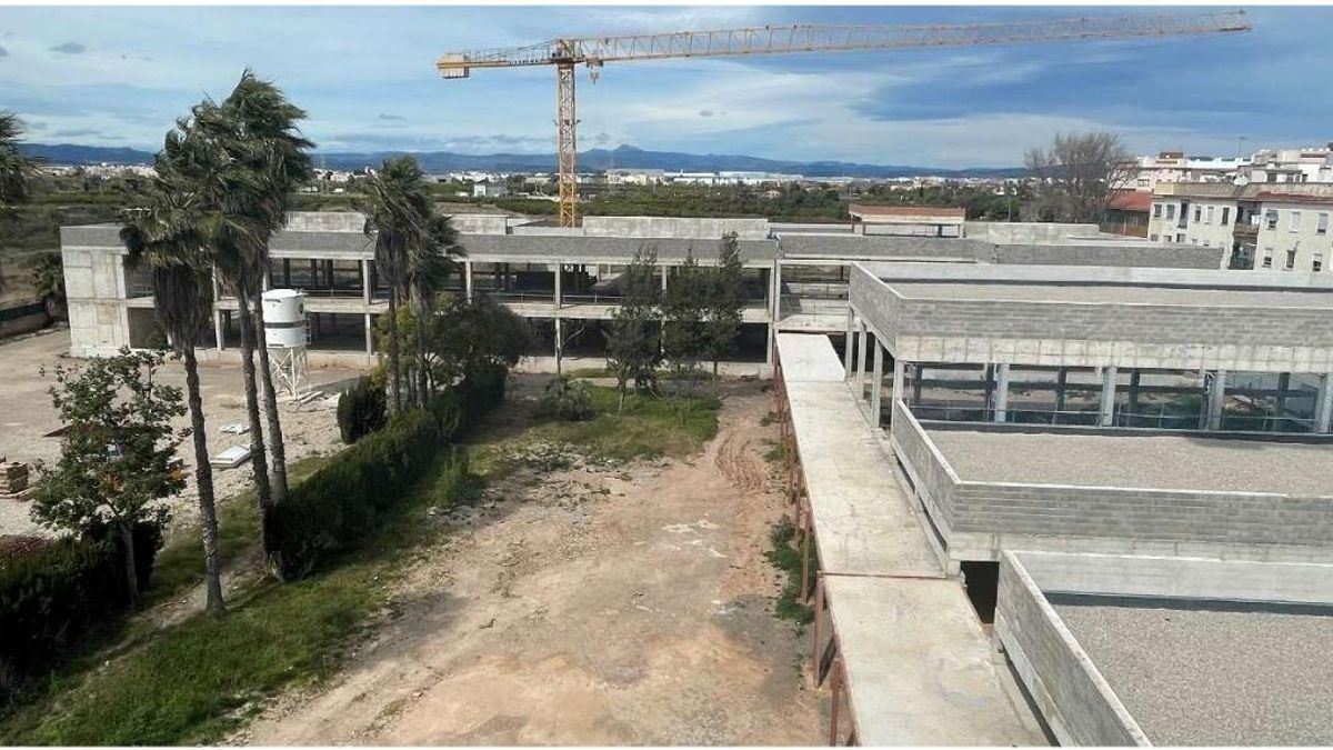 Estado actual de la estructura del futuro IES Jaume I de Burriana.