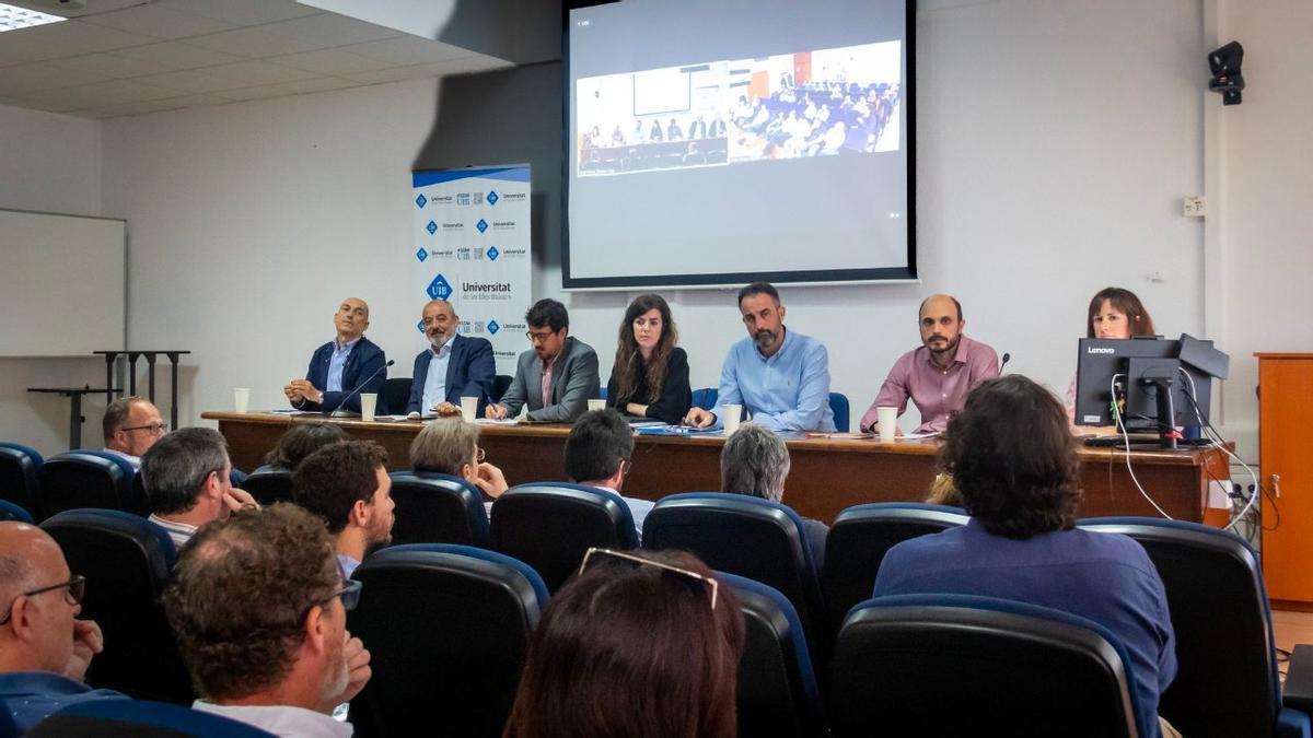 Los representantes de los partidos en la UIB, durante el debate organizado por la Junta y el comité de empresa del PDI