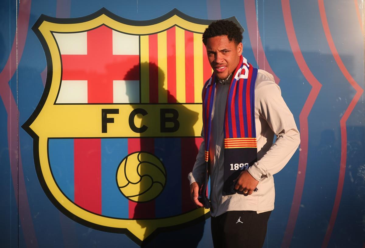 ¡Vitor Roque ya está en Barcelona! Así han sido sus primeras horas en la Ciudad Condal ¡Vitor Roque ya está en Barcelona! Así han sido sus primeras horas en la Ciudad Condal