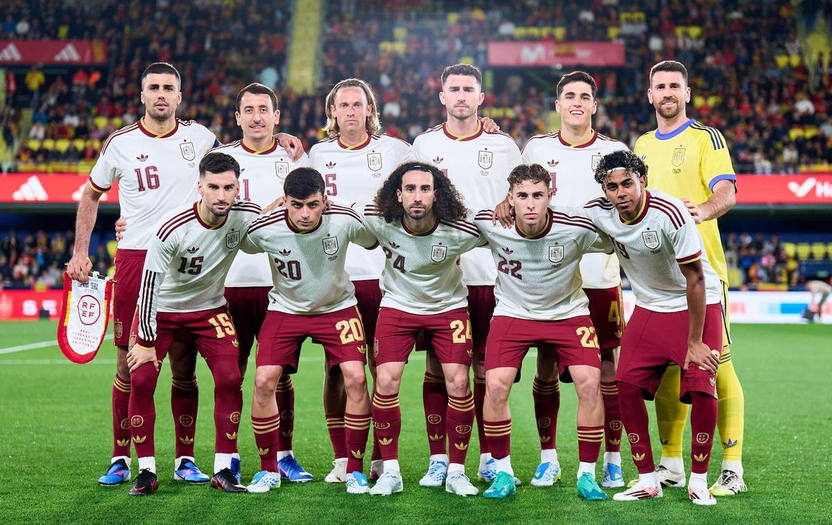 El once inicial de España ante Serbia