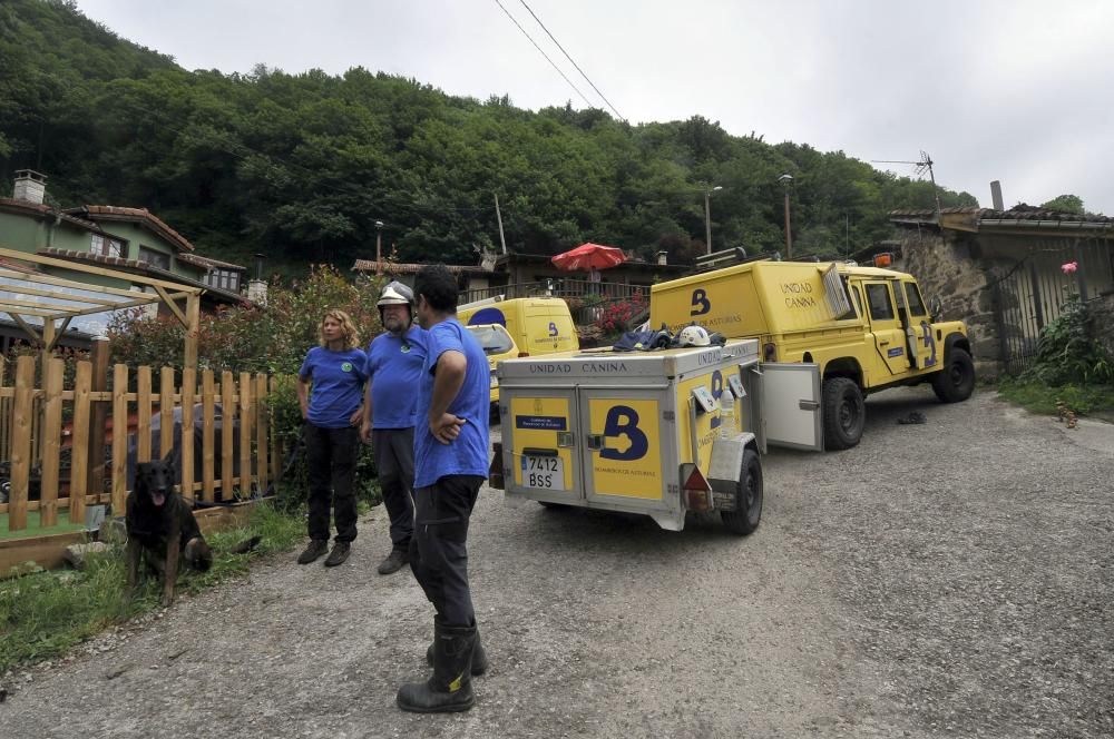 Un argayo obliga a desalojar un pueblo en Lena