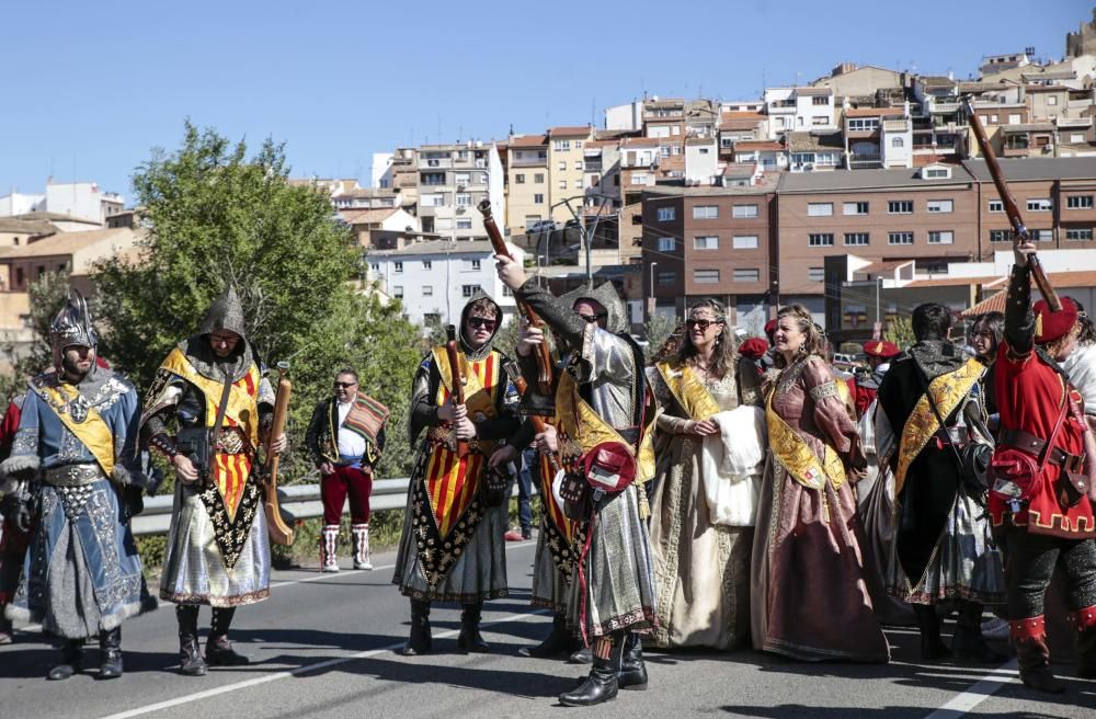 Dos espectaculares y ruidosas batallas transportan a Alcoy al lejano año de 1276