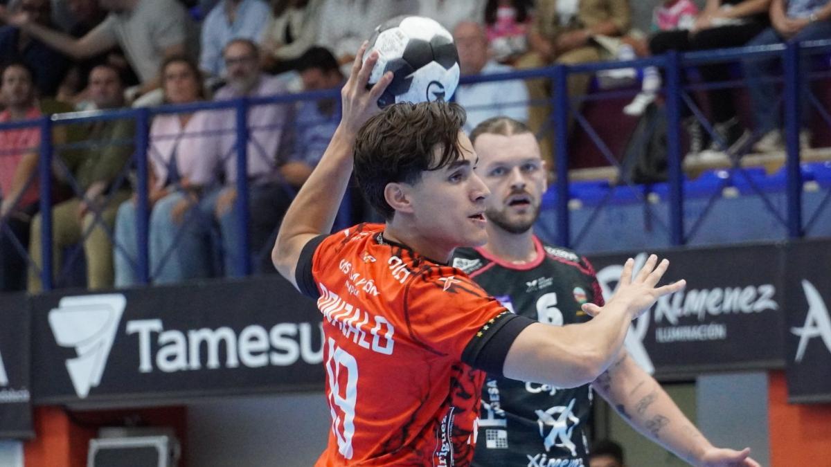 Pérez Arce ha vuelto a la Liga ASOBAL por una sola temporada