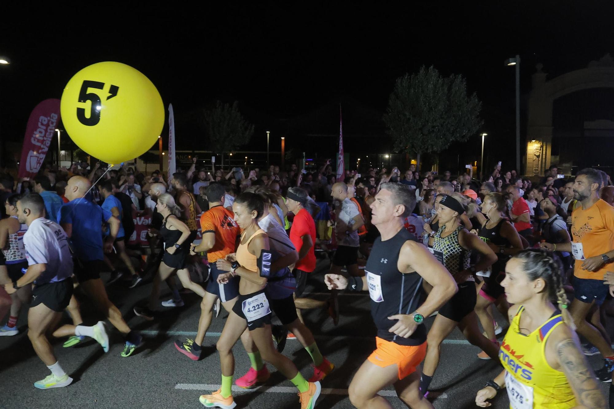 Más de 9.000 participantes toman la salida de la 15K Nocturna Valencia 2023