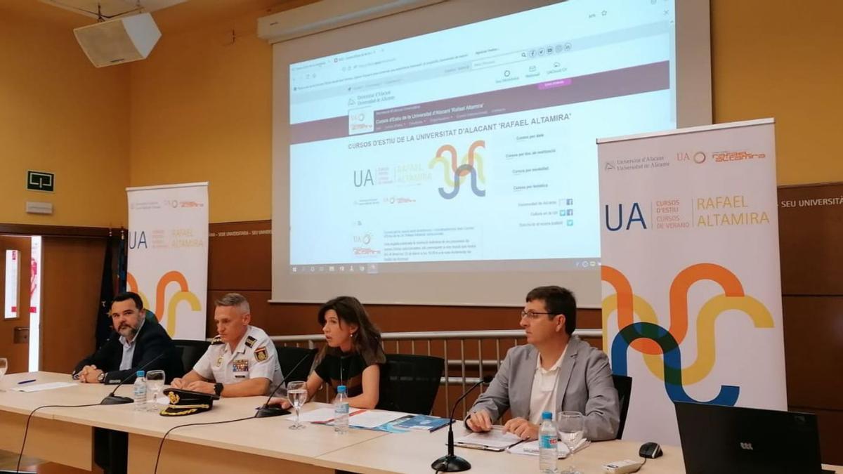 Momento de la presentación de los Cursos de Verano 2022.