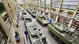 Santa Bárbara ofereix reconvertir fàbriques de cotxes per a tancs