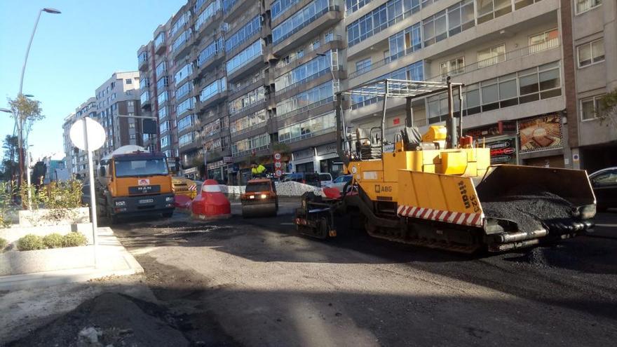 Trabajos de asfaltado. // FdV