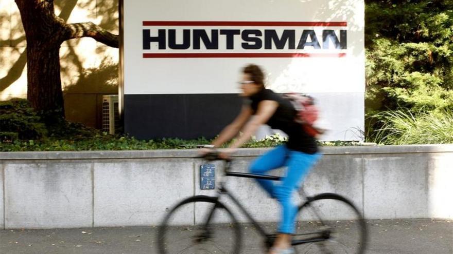 Las químicas Clariant y Huntsman pactan su fusión &quot;entre iguales&quot;