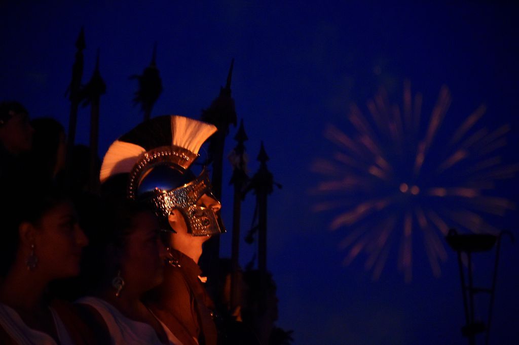 Encendido de fuego sagrado, pregón y apertura de campamento de Carthagineses y Romanos