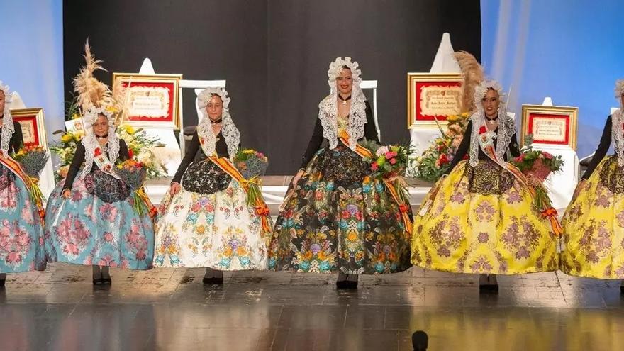 El acto de proclamación fallera en el Teatro Castelar de Elda el año pasado.