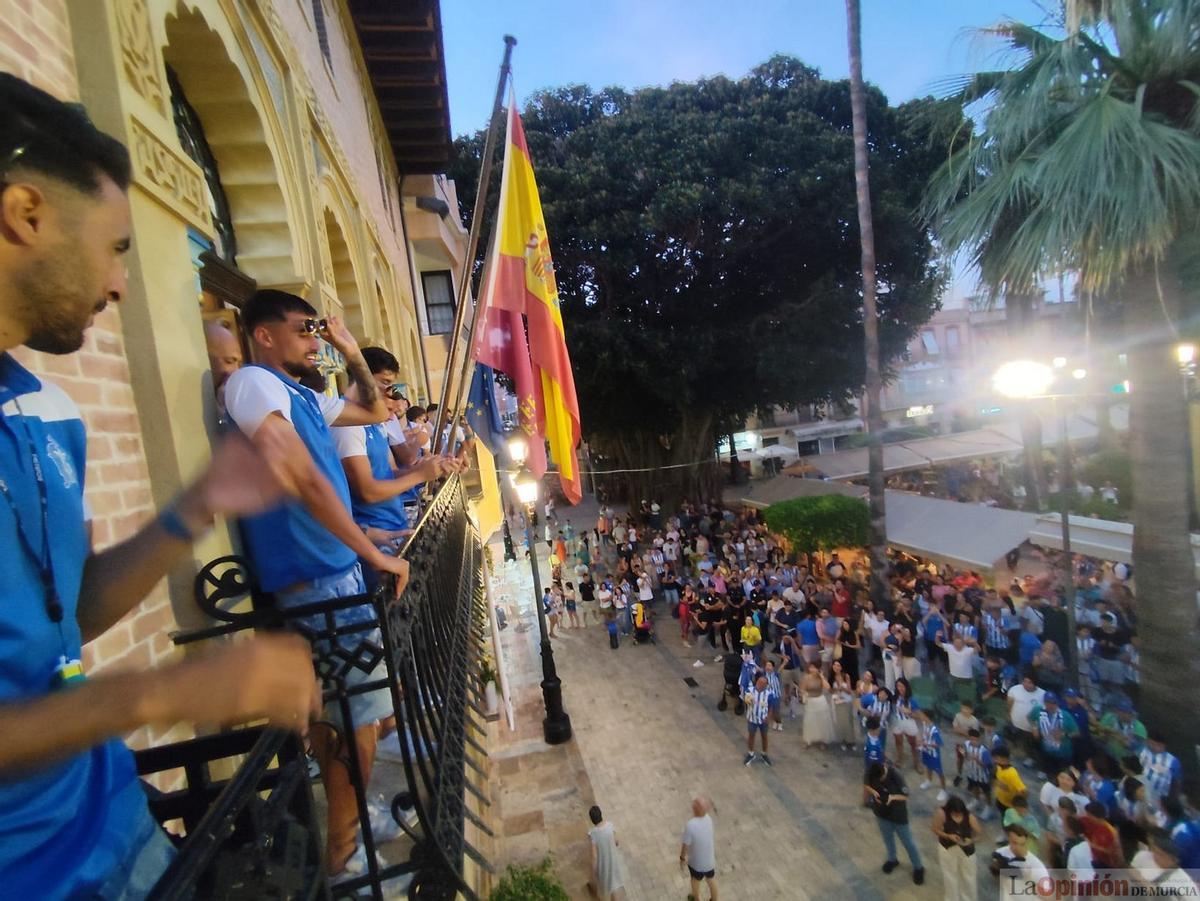 El Águilas celebra con su afición el ascenso a Primera RFEF