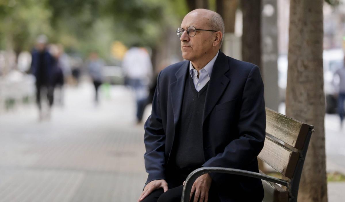 El historiador y profesor de Historia Contemporánea de la UIB, David Ginard, fotografiado ayer en Palma. | B. RAMON