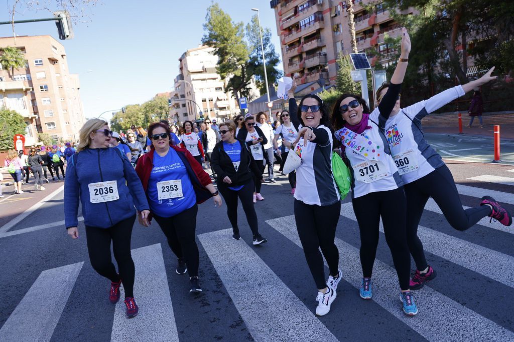 Imágenes del recorrido de la Carrera de la Mujer: avenida Pío Baroja y puente del Reina Sofía (II)