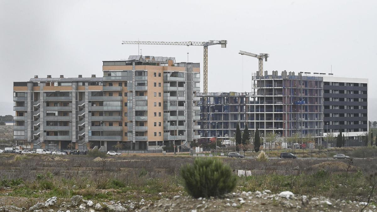 Viviendas en construcción en el barrio zaragozano de Arcosur.