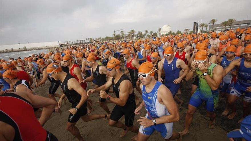 El Triatlón de Castellón ya supera los 800 participantes