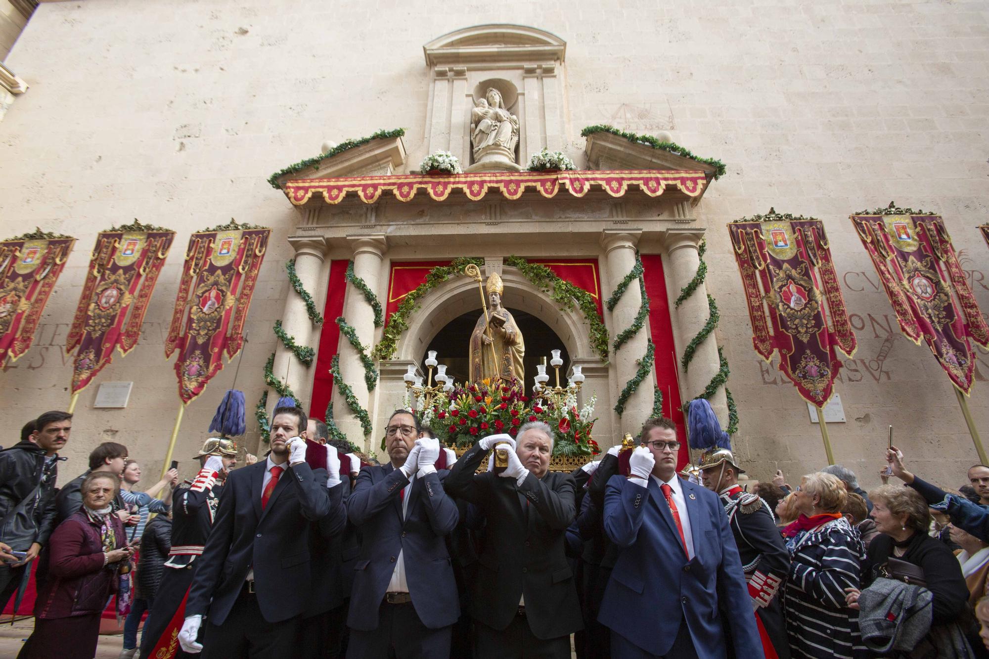 Alicante ha celebrado la festividad de su patrón, San Nicolás, con una misa en la Concatedral de San Nicolás y una procesión