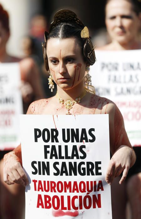 Manifestación y performance antitaurina en Valencia