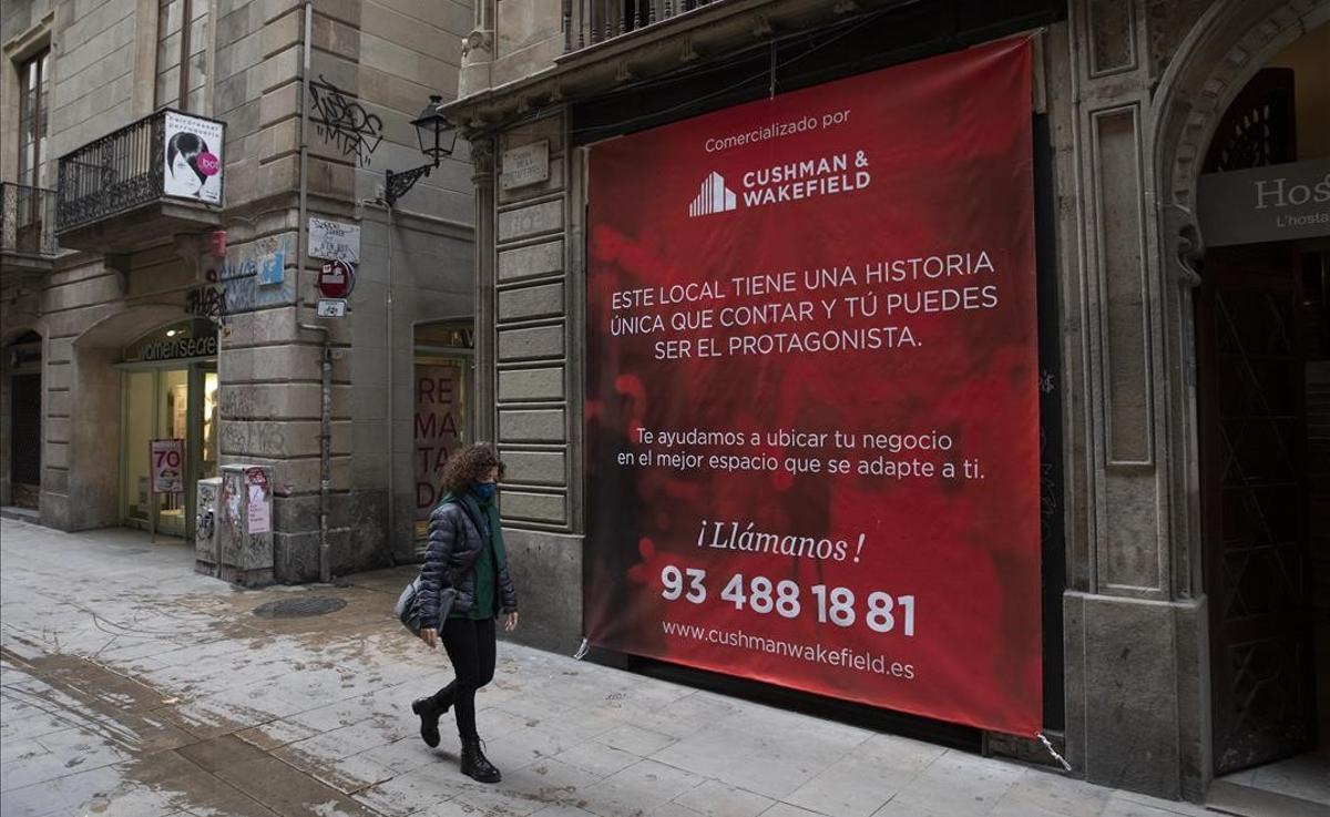 Tienda en alquiler o traspaso en la calle de Portaferrissa, en Barcelona, por la crisis del covid.