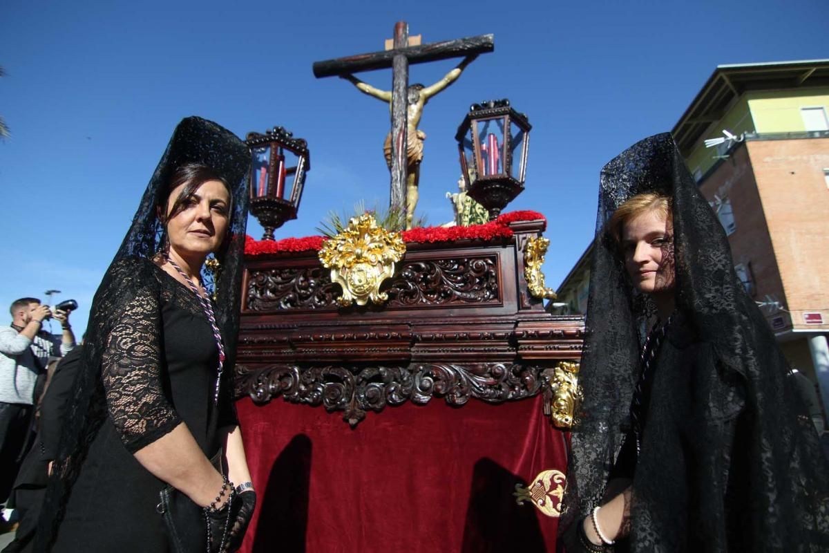 El fervor de Las Palmeras se ensalza con la hermandad de la Piedad