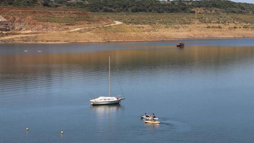 Un hombre de 79 años muere ahogado en un pantano en Oliva de la Frontera