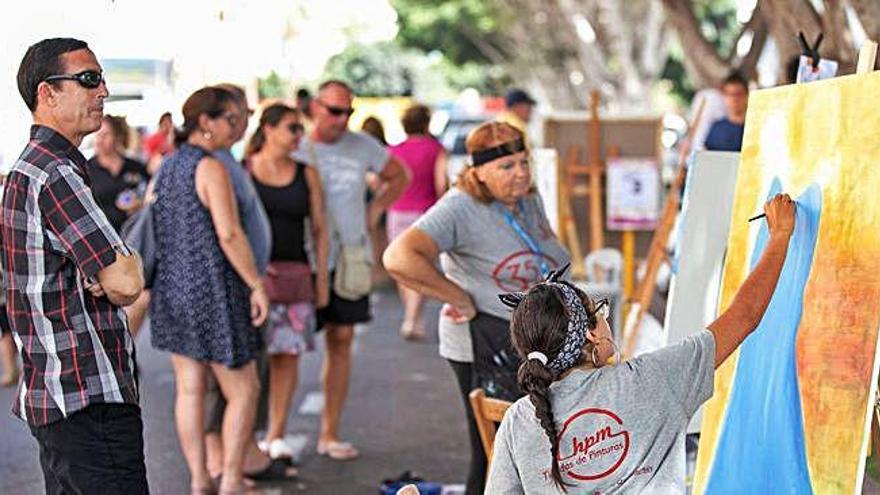 Arte y color triunfan en las calles majoreras