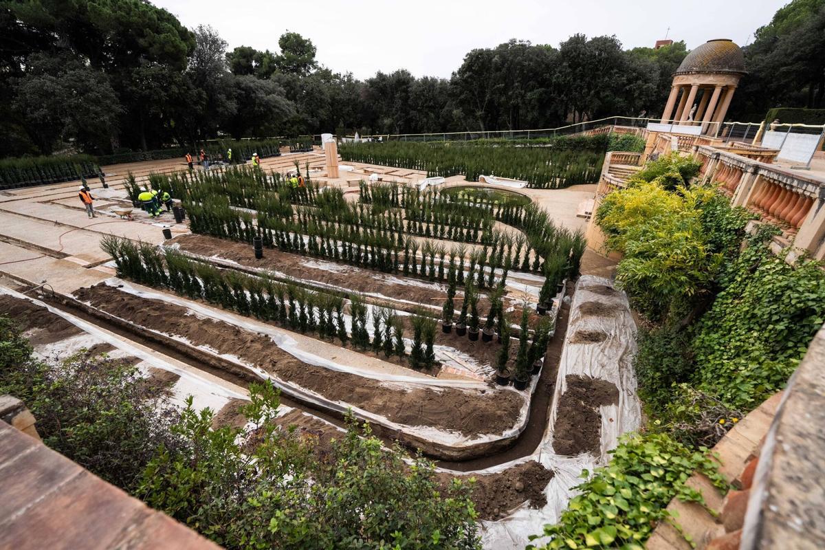 Visita exclusiva al Laberint d’Horta, cerrado durante un año por obras de restauración. Ya se están realizando nuevas plantaciones para recuperar sus jardines históricos. Barcelona, 4 de diciembre de 2025.