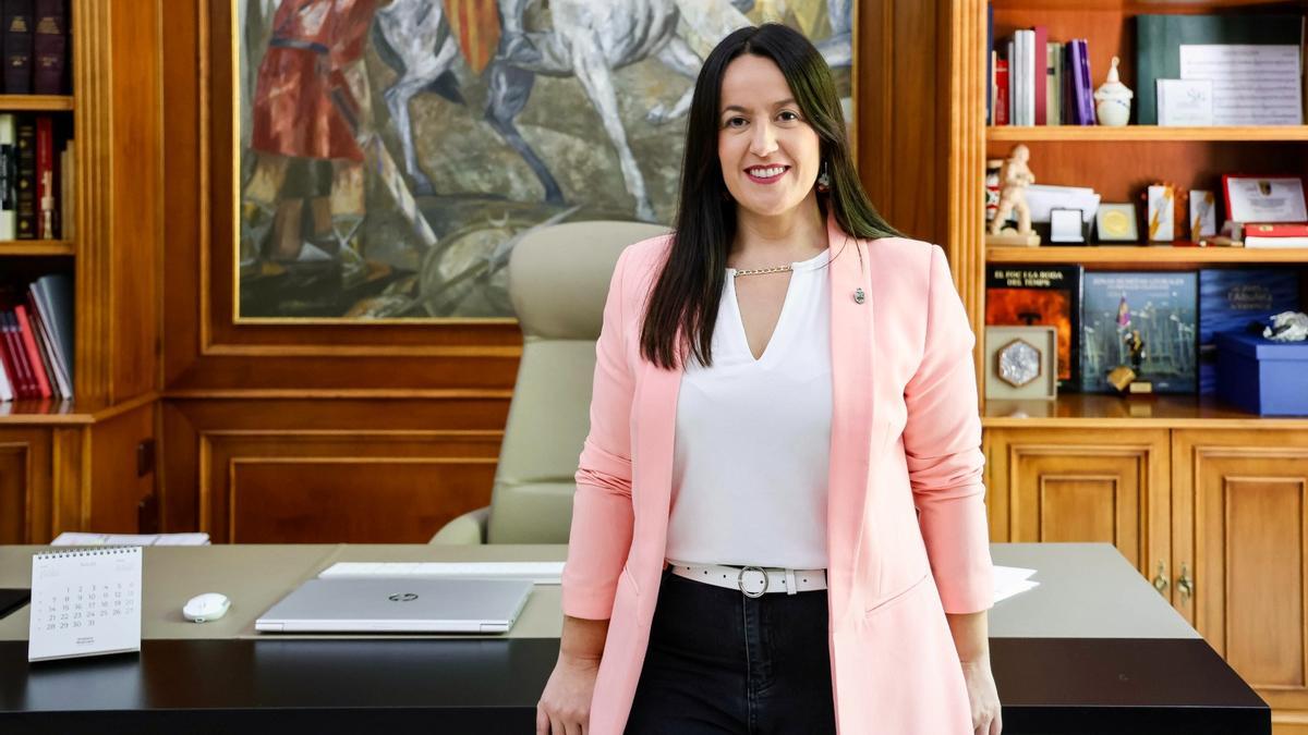 Lorena Silvent, en su despacho de alcaldía de Catarroja.