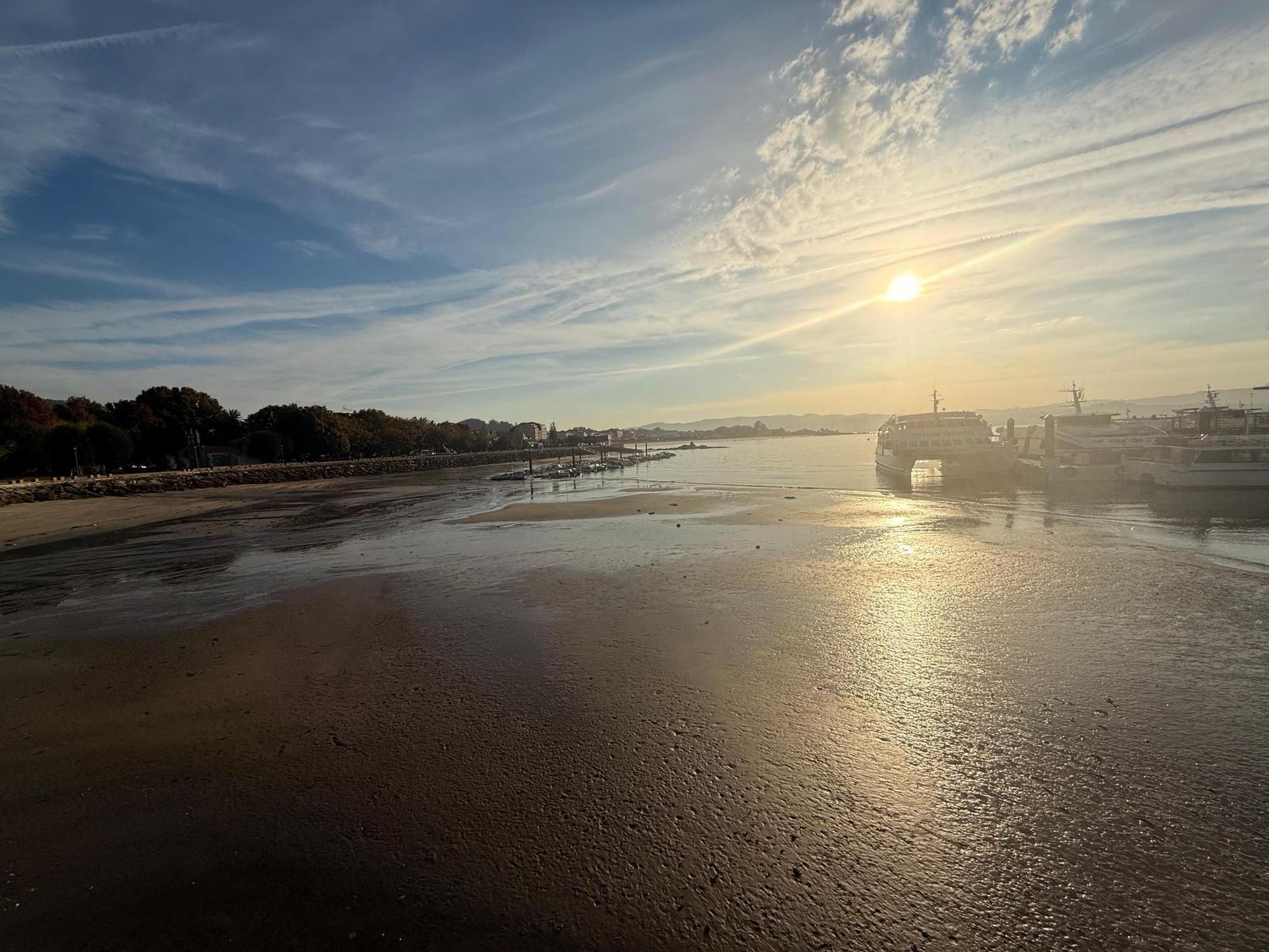 La 'Luna del cazador' vara barcos en Cangas
