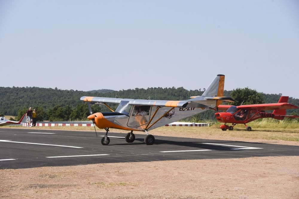 El camp de vol El Prat de Moià estrena una nova pista asfaltada