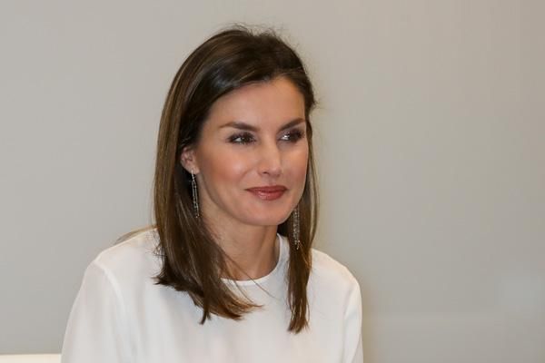 La belleza de Letizia Ortiz con pendientes de Tous